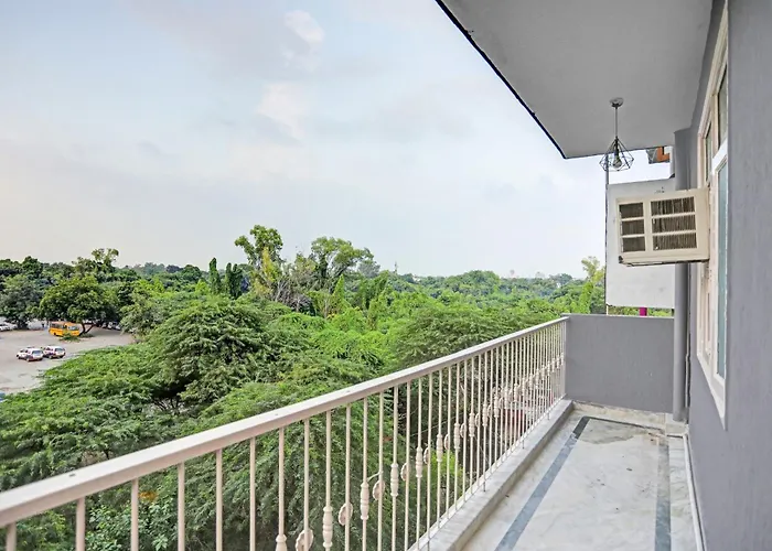 Hotel O The Premium Villa New Delhi